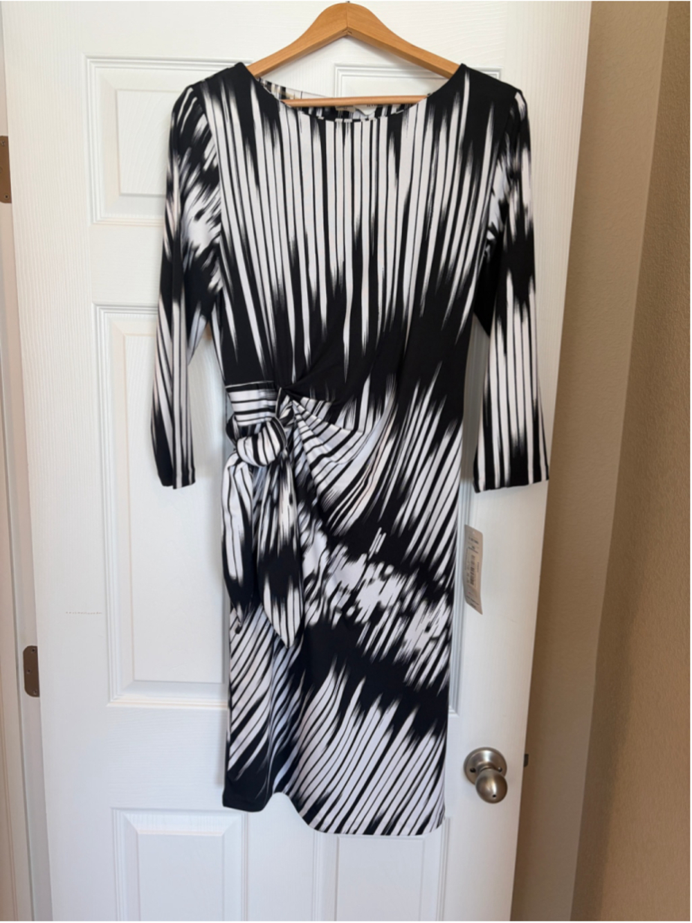 NWT Peter Nygard Faux Wrap Dress M Op Art Monochromatic O6